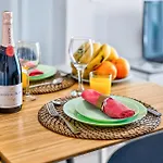 דירה Hermitage Homes Psj